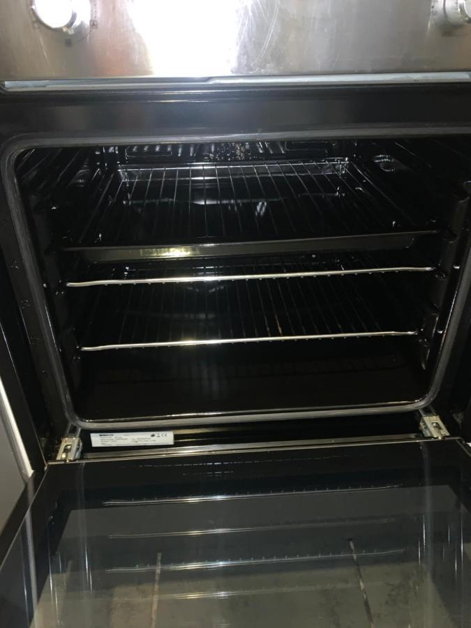 2 Bedroom Cheerful House Close To City Center ベルファスト エクステリア 写真