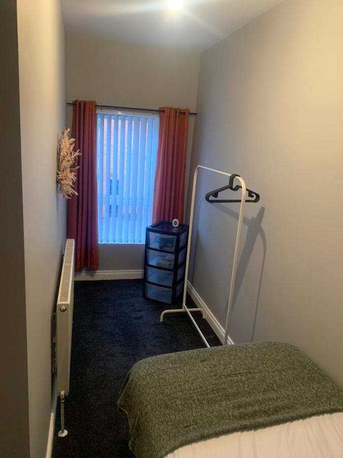 2 Bedroom Cheerful House Close To City Center ベルファスト エクステリア 写真