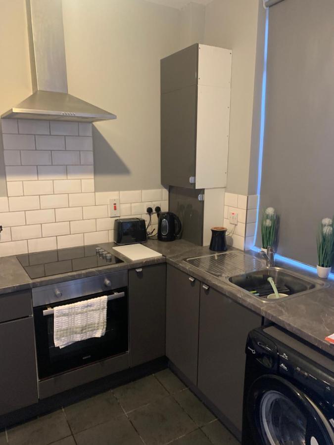 2 Bedroom Cheerful House Close To City Center ベルファスト エクステリア 写真