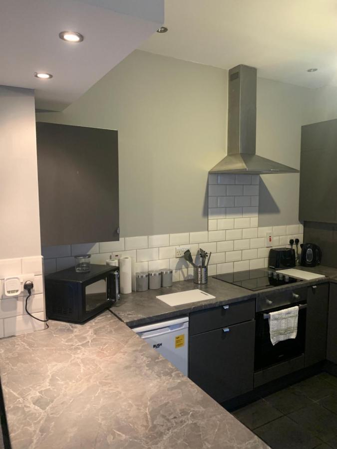 2 Bedroom Cheerful House Close To City Center ベルファスト エクステリア 写真