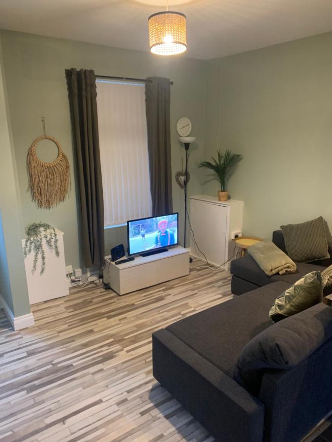 2 Bedroom Cheerful House Close To City Center ベルファスト エクステリア 写真