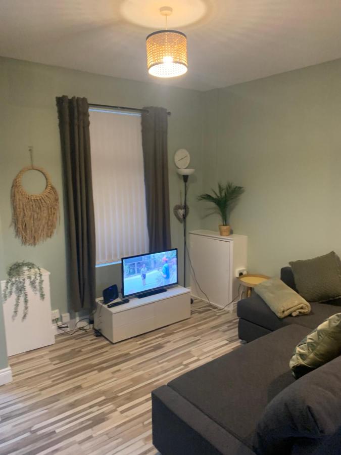 2 Bedroom Cheerful House Close To City Center ベルファスト エクステリア 写真